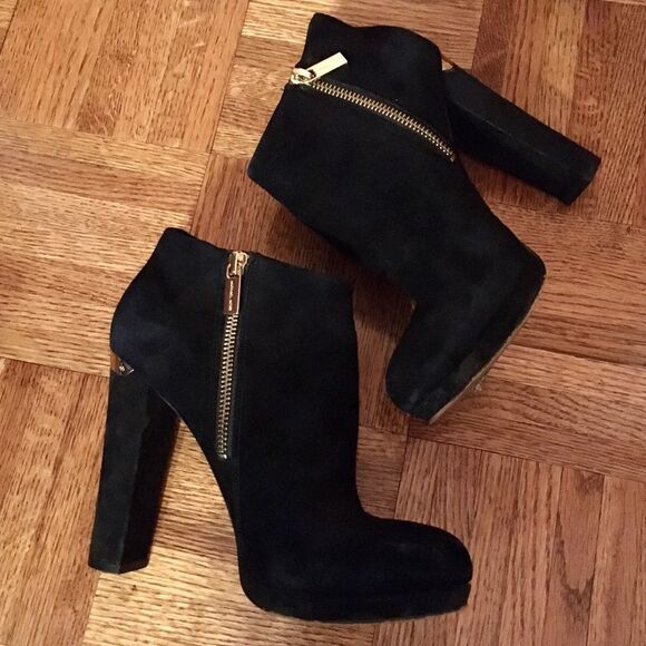 Michael Kors suede zip up ankle booties - Picture 3 of 6